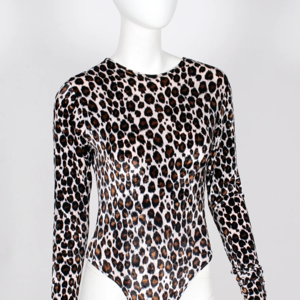 Leopard Neck bodysuit  used look new best ofert $35